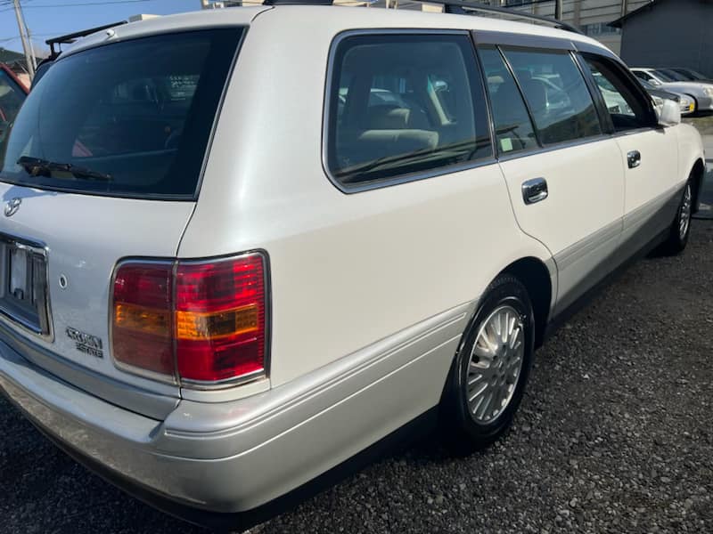 2000 Toyota Crown Estate Wagon