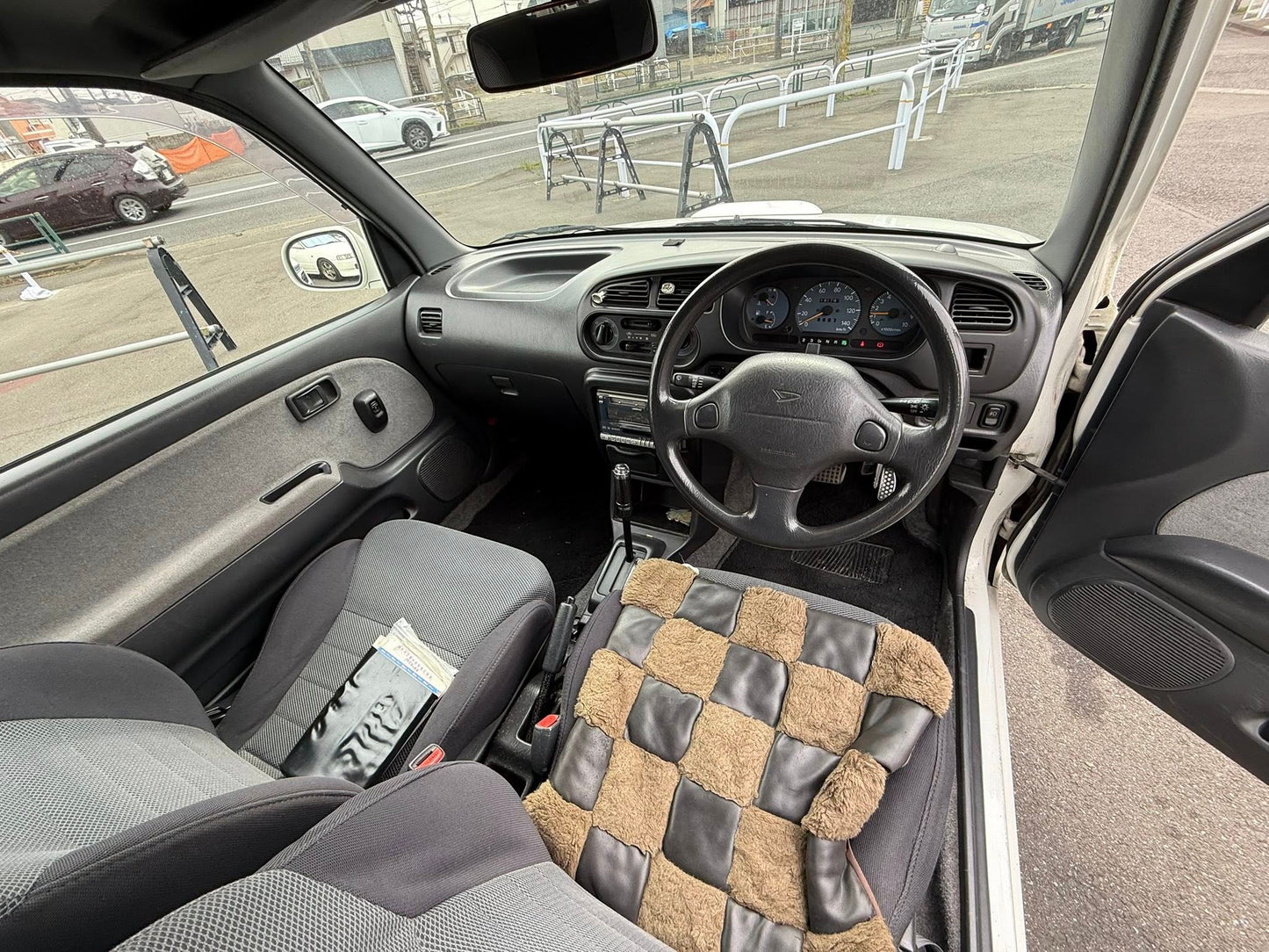1999 Daihatsu Mira TR