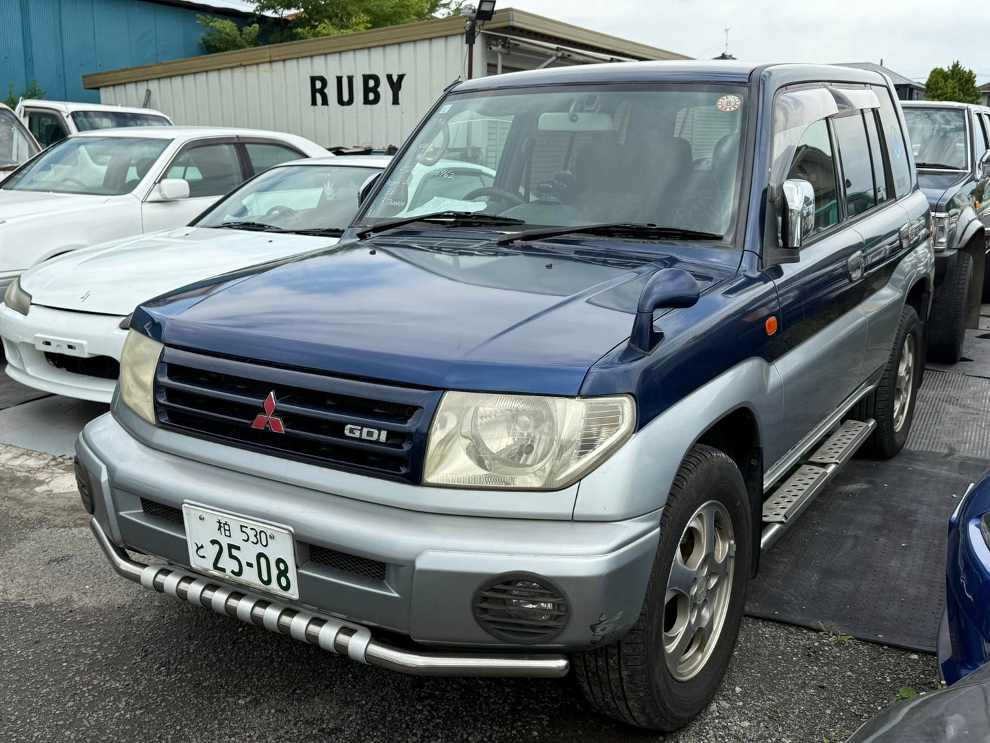 1999 Mitsubishi Pajero iO