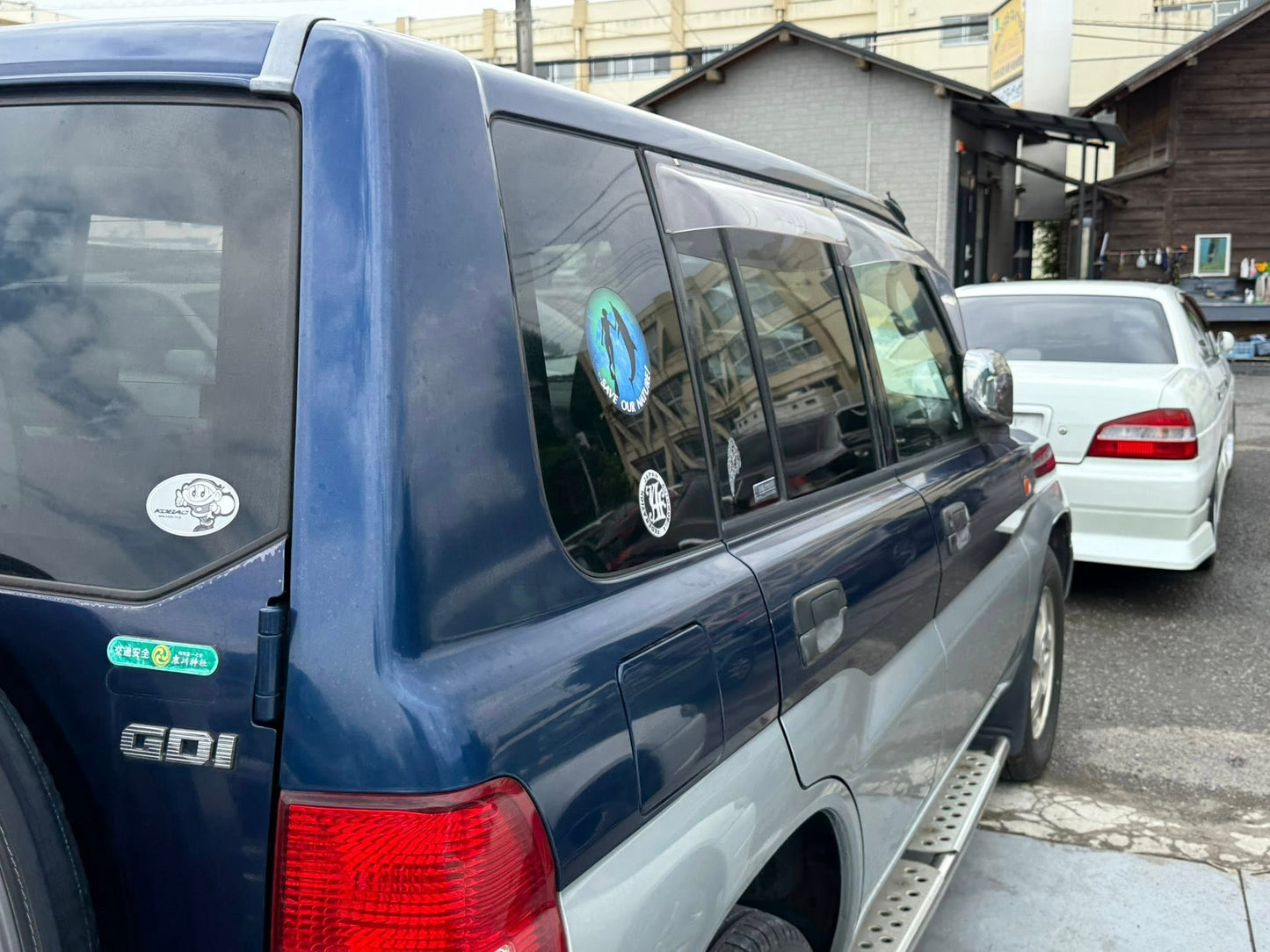 1999 Mitsubishi Pajero iO