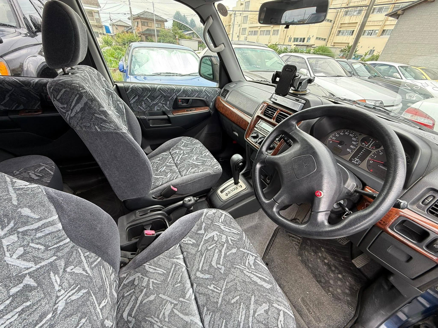 1999 Mitsubishi Pajero iO