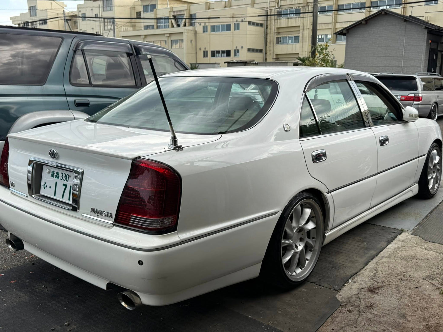 1999 Toyota Crown Majesta