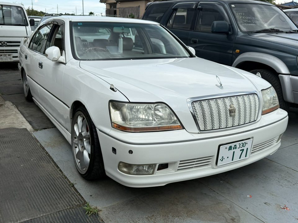 1999 Toyota Crown Majesta