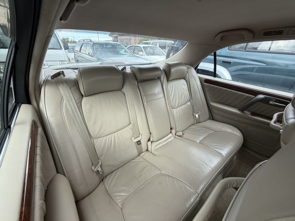 1999 Toyota Crown Majesta