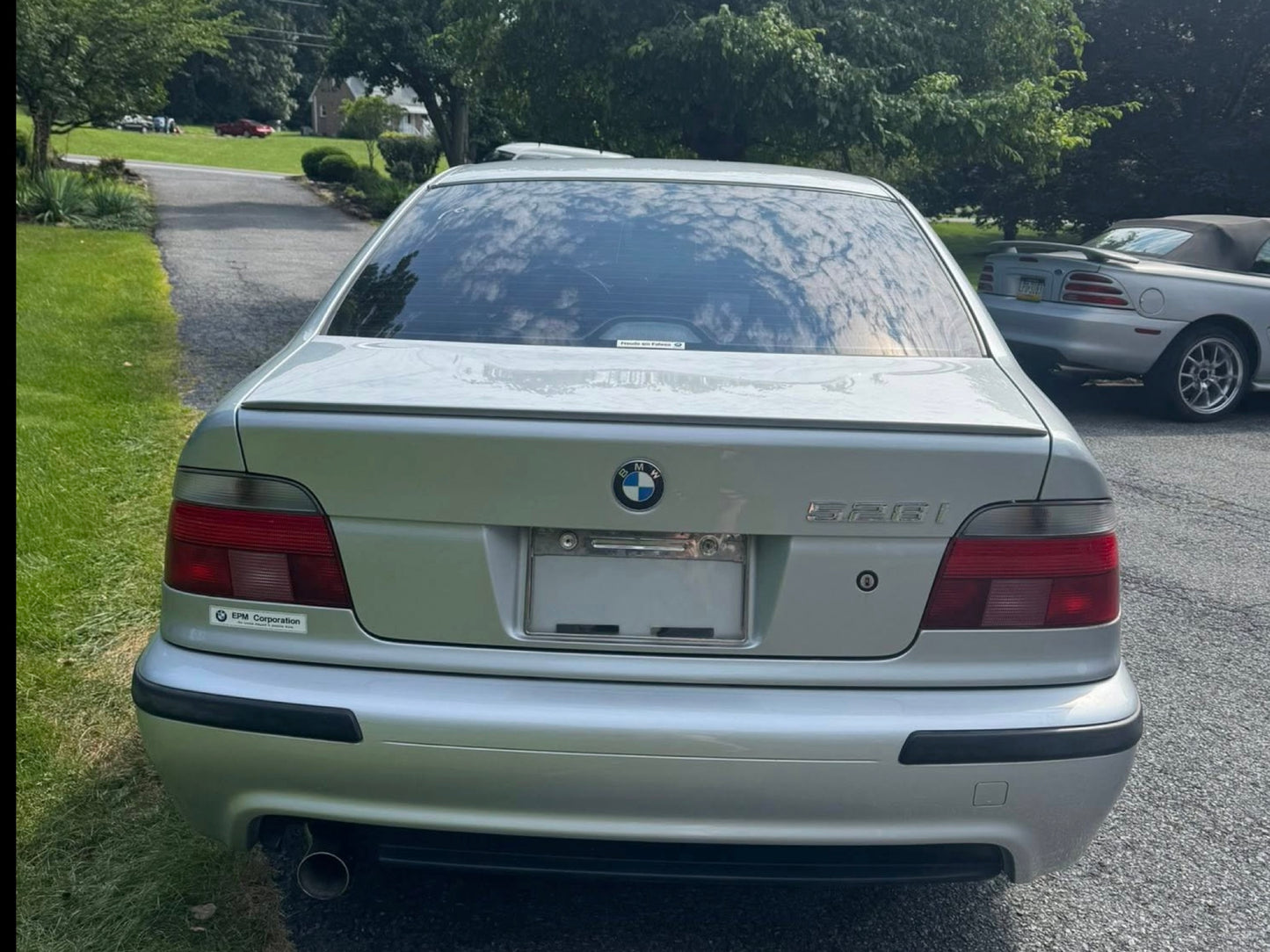2000 BMW E39 528i