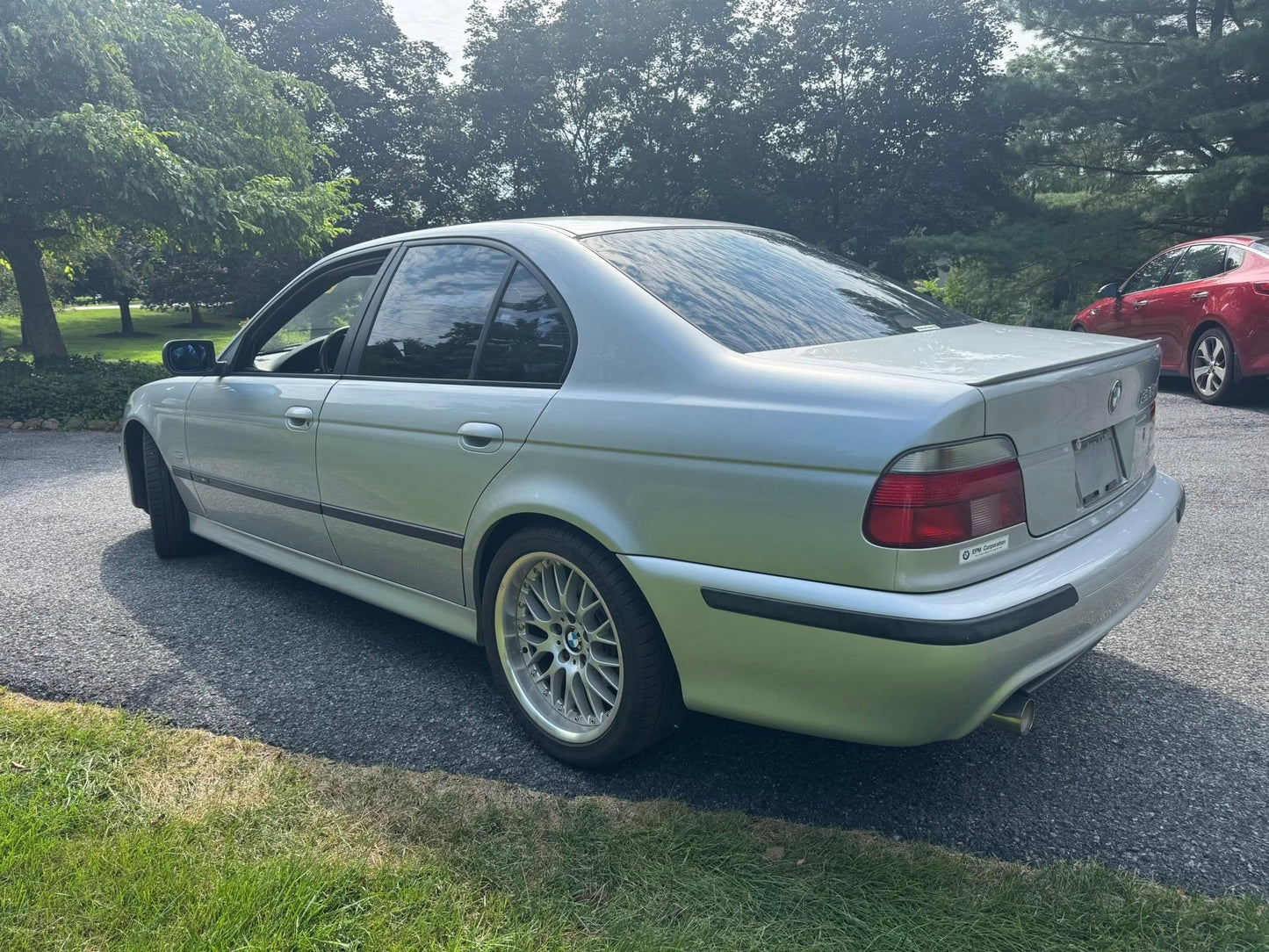 2000 BMW E39 528i