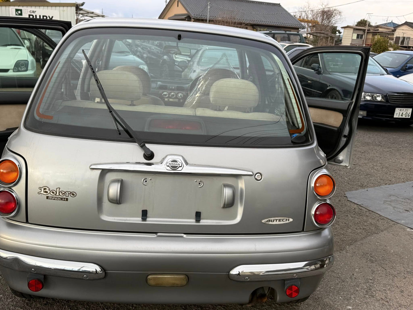 2000 Nissan March