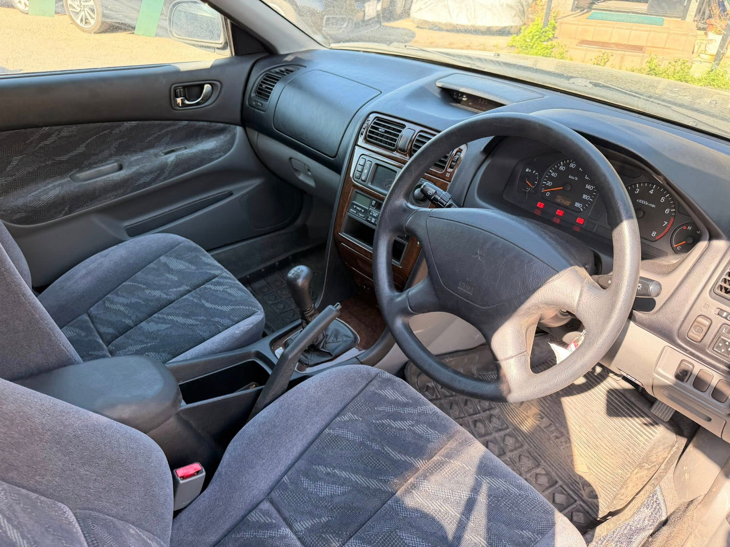 1999 Mitsubishi Legnum ST