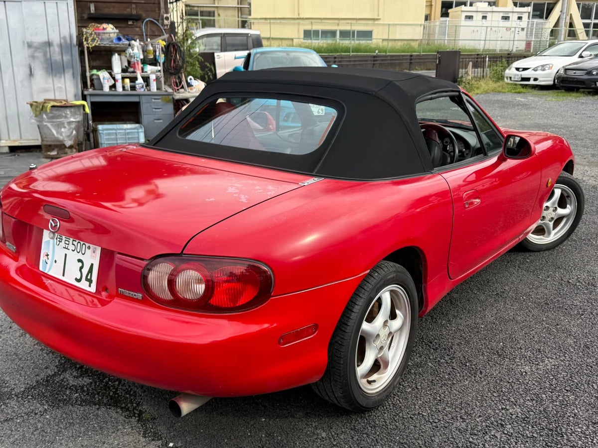2001 Mazda Roadster (Miata)