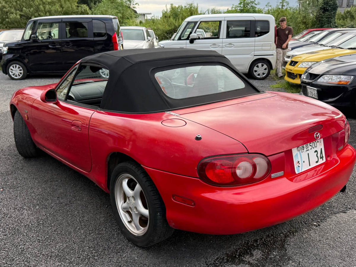 2001 Mazda Roadster (Miata)