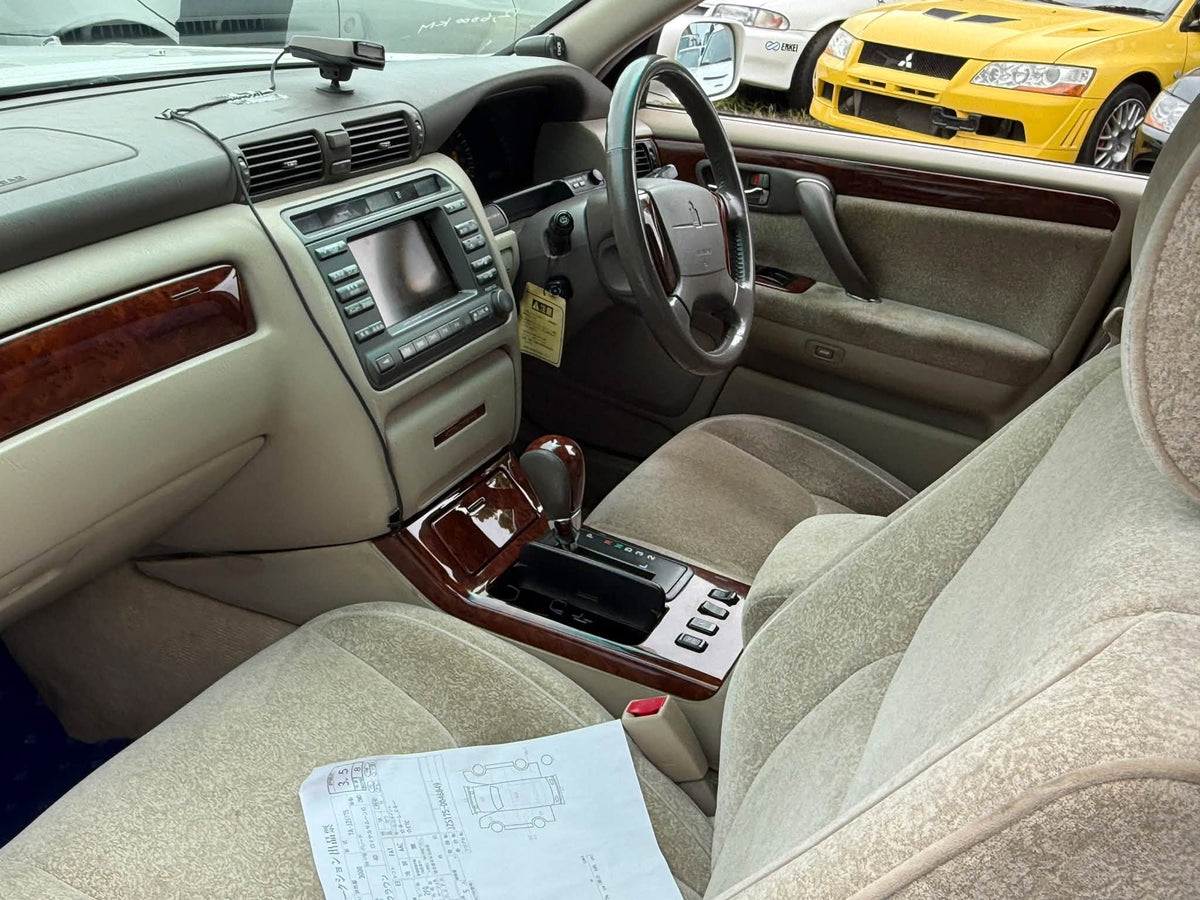 2001 Toyota Crown Royal Saloon